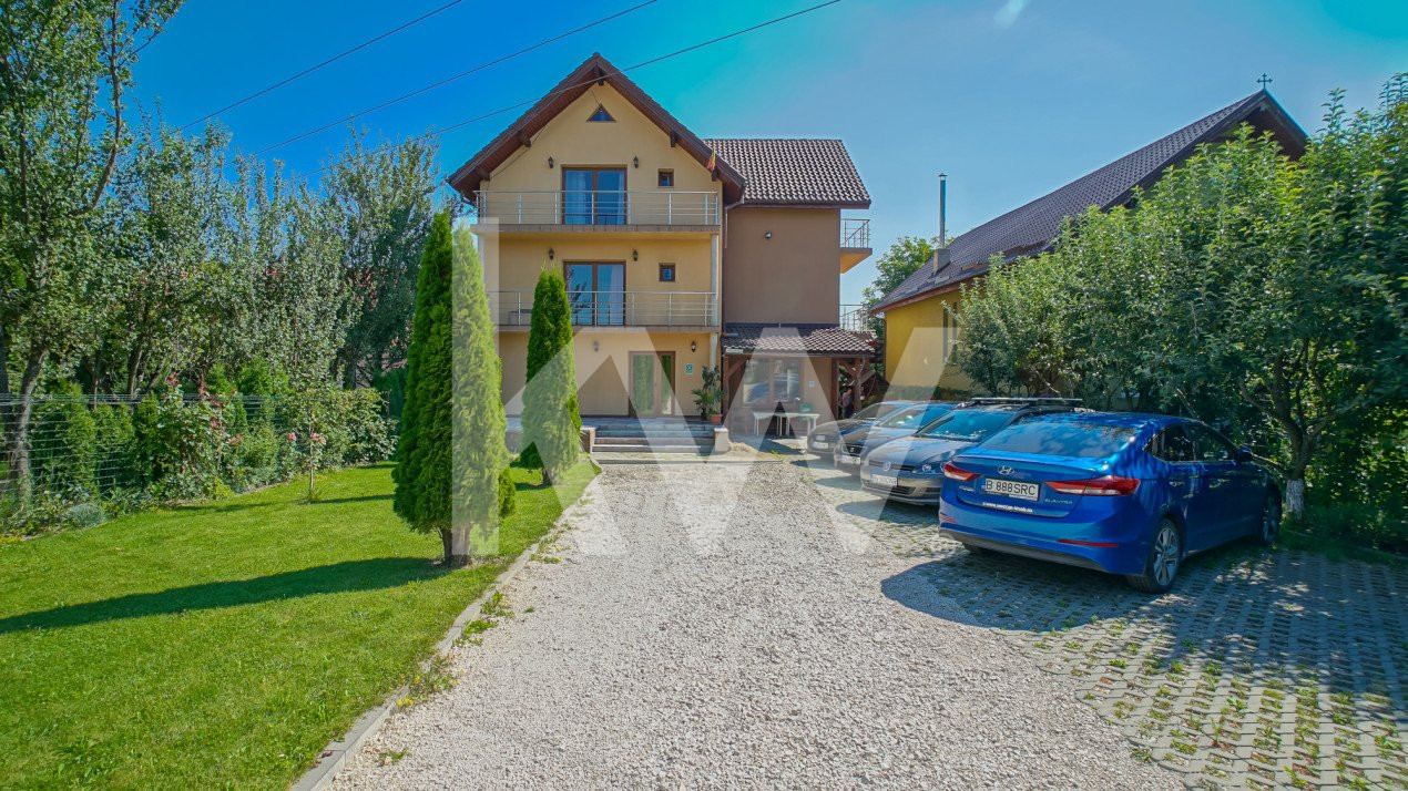 Închiriere casă -  multiple activități - 10 camere și 7 băi