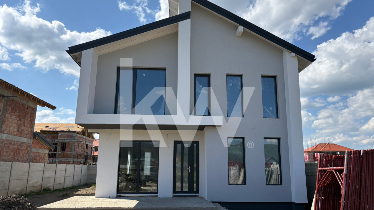 Casa individuala cu vedere spre munte in localitatea Cristian