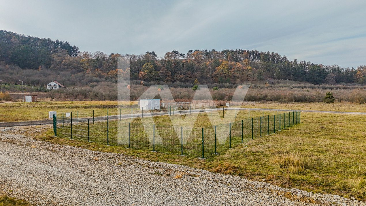 Teren de vânzare cu autorizație de construire, 753mp, la baza Dealului Lempeș