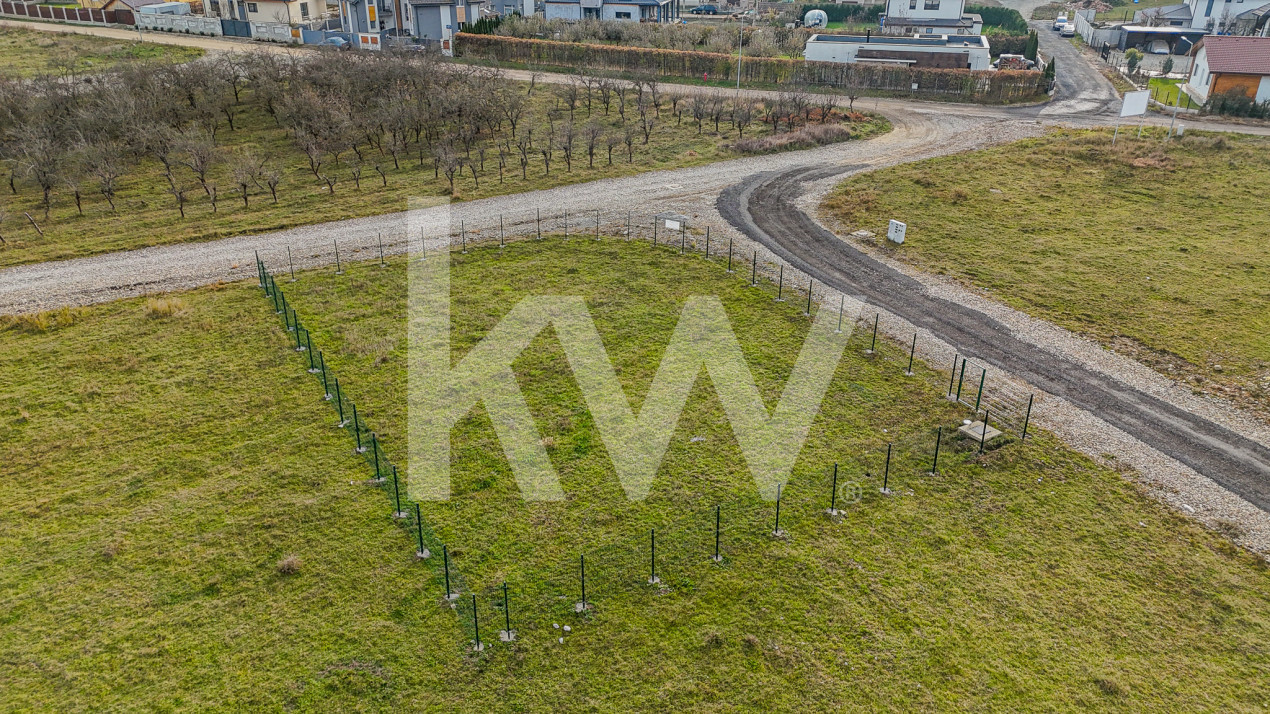 Teren de vânzare cu autorizație de construire, 753mp, la baza Dealului Lempeș