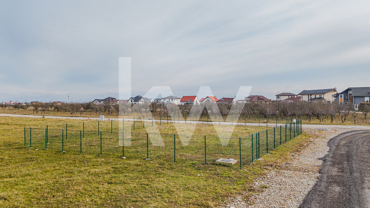 Teren de vânzare cu autorizație de construire, 753mp, la baza Dealului Lempeș