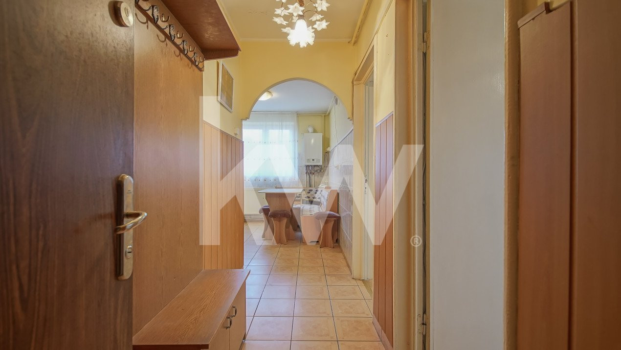 Vânzare apartament cu 3 camere, strada Brandușelor, zona Florilor