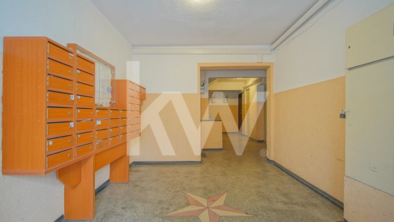 Vânzare apartament cu 3 camere, strada Brandușelor, zona Florilor