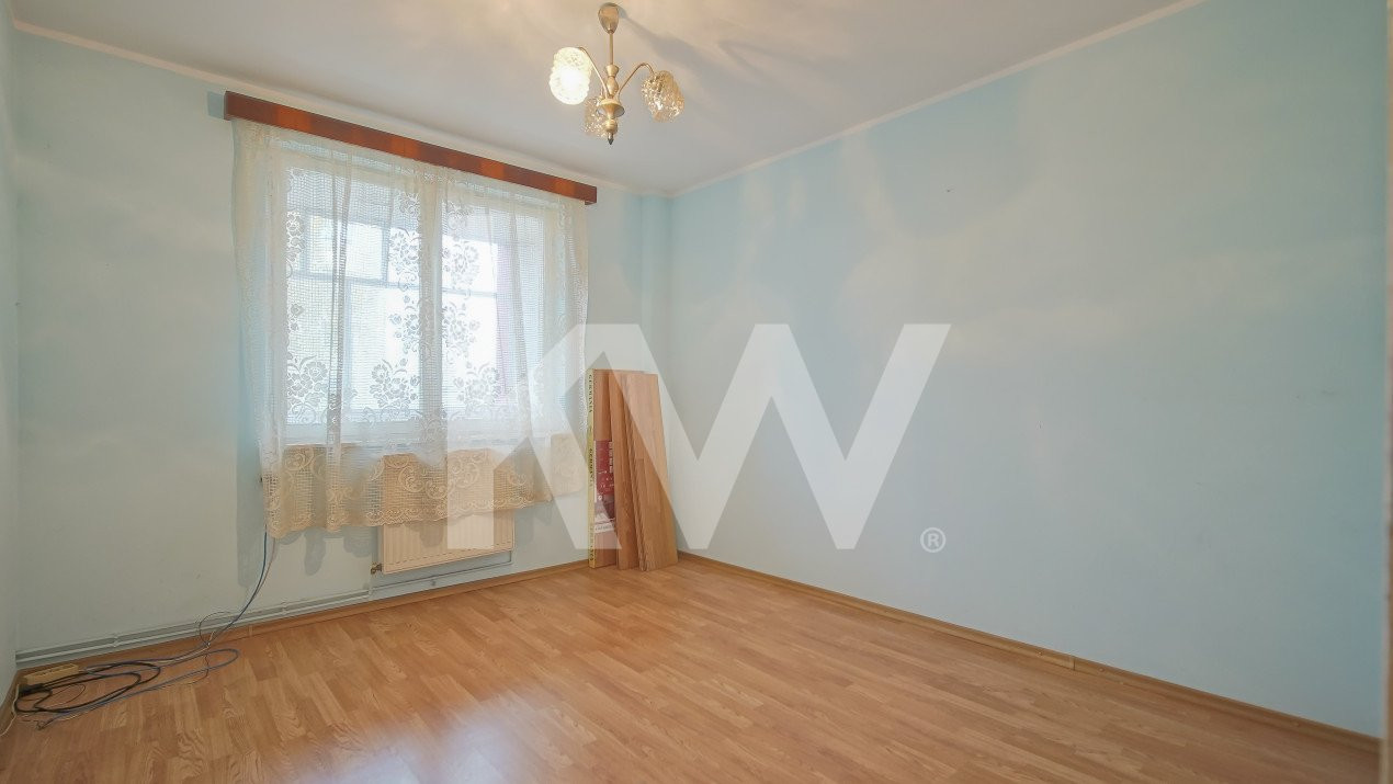 Vânzare apartament cu 3 camere, strada Brandușelor, zona Florilor