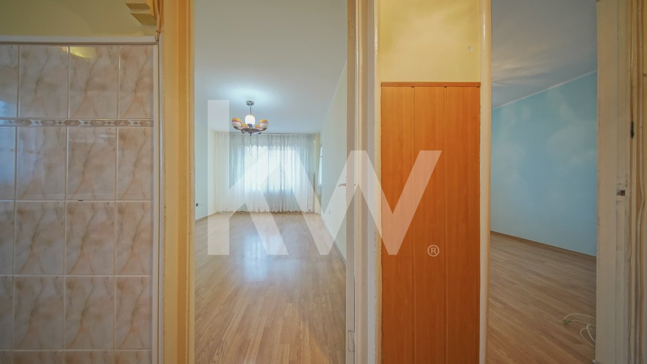 Vânzare apartament cu 3 camere, strada Brandușelor, zona Florilor