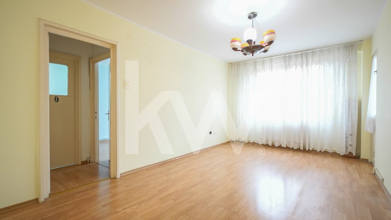 Vânzare apartament cu 3 camere, strada Brandușelor, zona Florilor