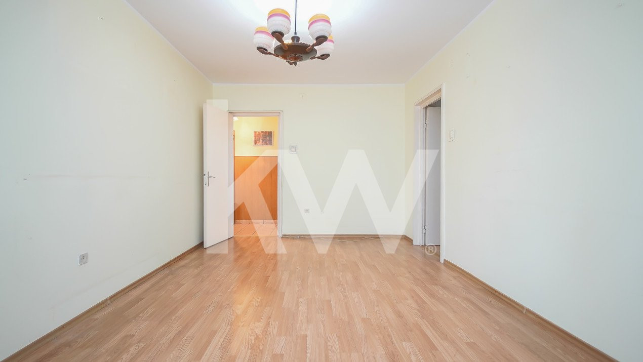 Vânzare apartament cu 3 camere, strada Brandușelor, zona Florilor