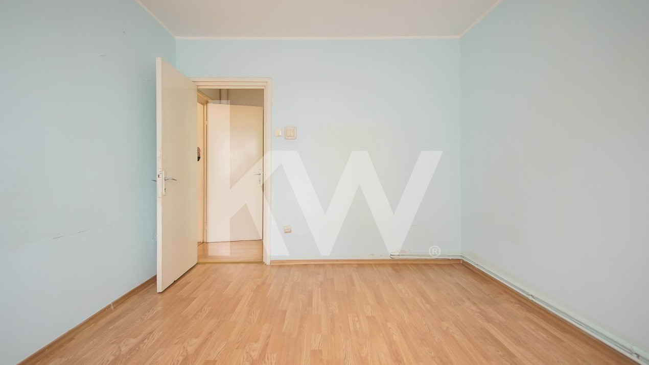 Vânzare apartament cu 3 camere, strada Brandușelor, zona Florilor