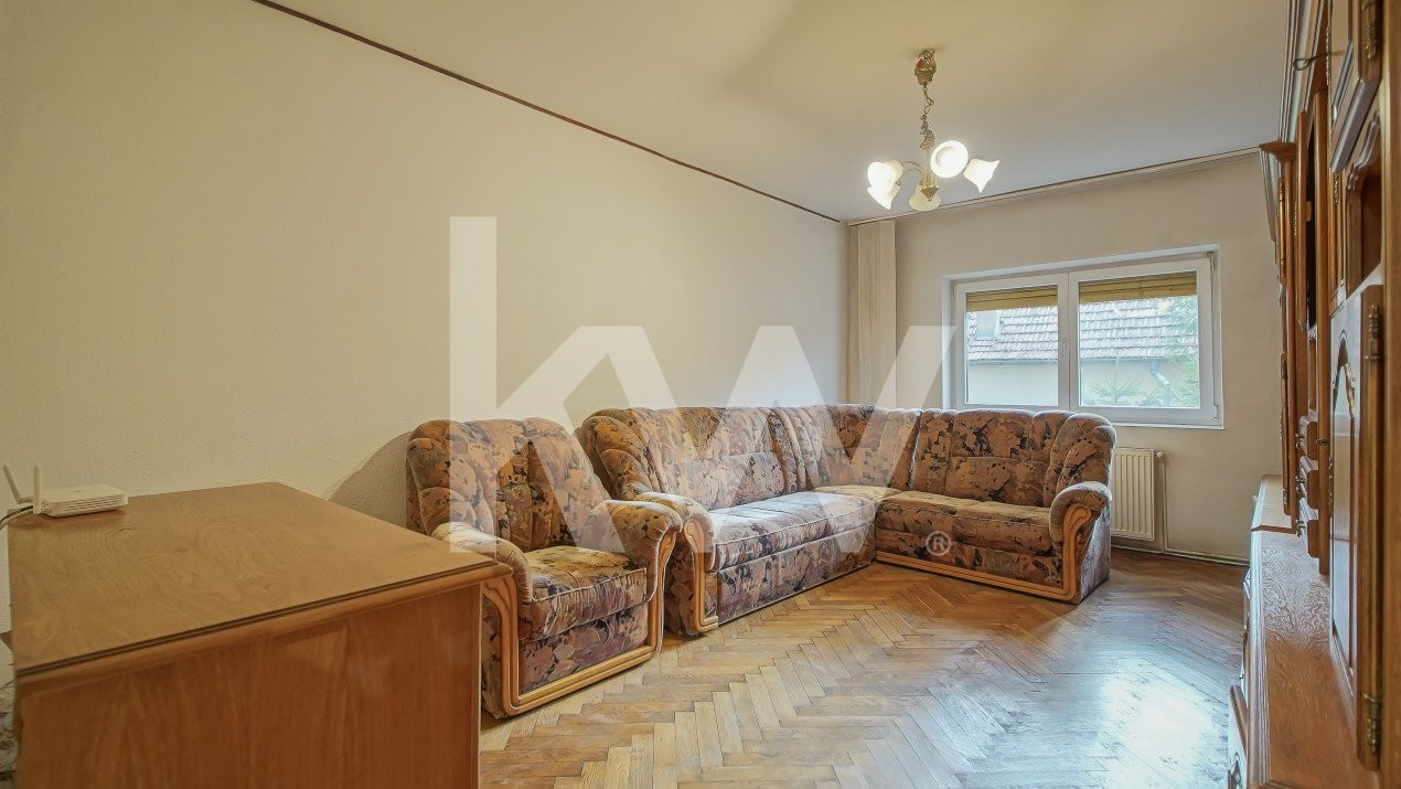 Vânzare apartament cu 2 camere, decomandat, zona Blumăna