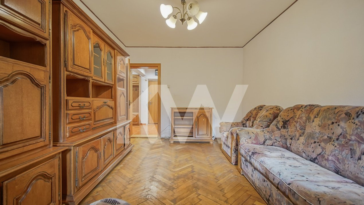 Vânzare apartament cu 2 camere, decomandat, zona Blumăna