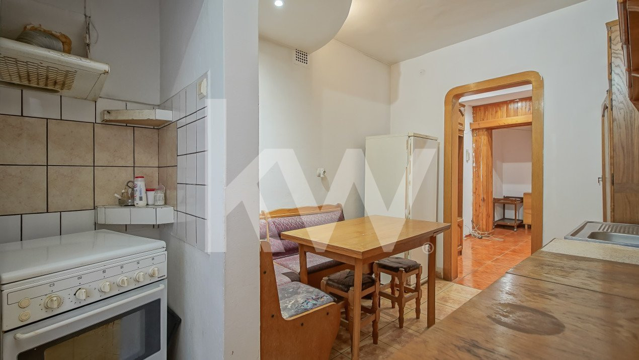 Vânzare apartament cu 2 camere, decomandat, zona Blumăna