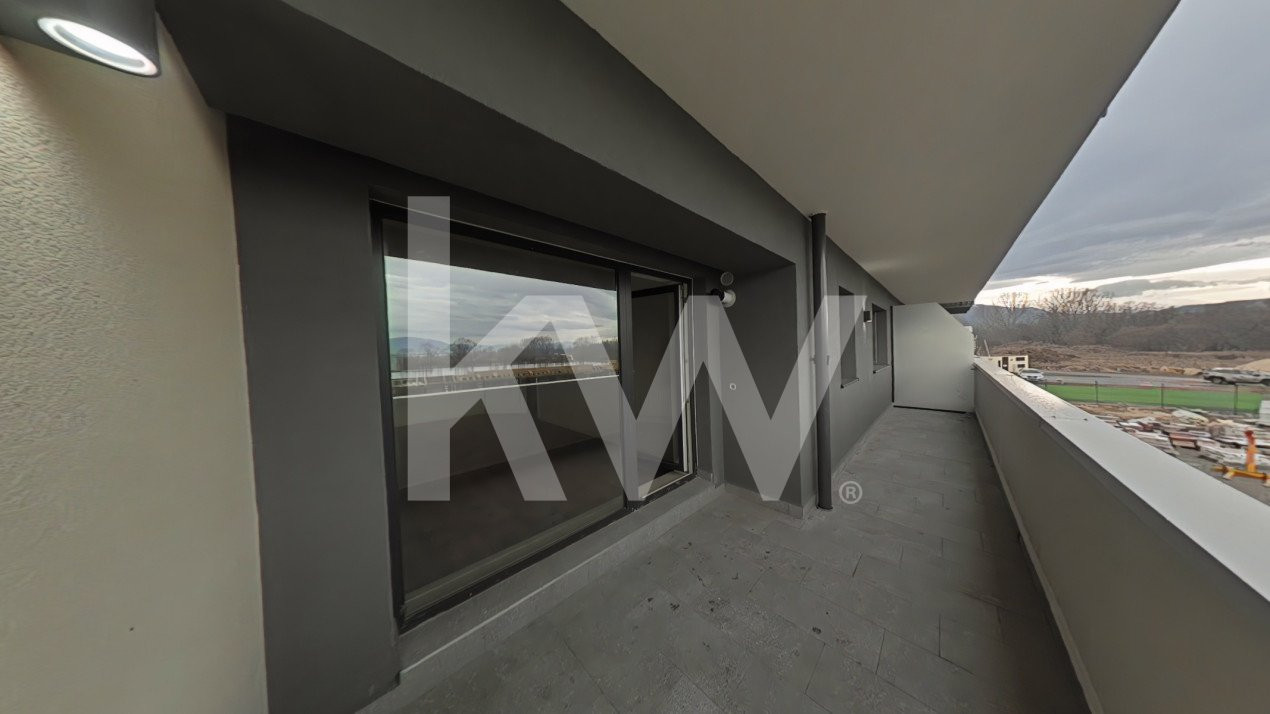 Apartament de vânzare 2 camere, cu balcon, Zona Tractorul, Brasov