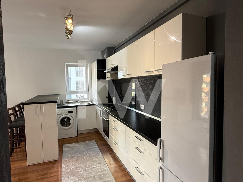 Apartament cu 3 camere zona Coresi , terasa generoasa