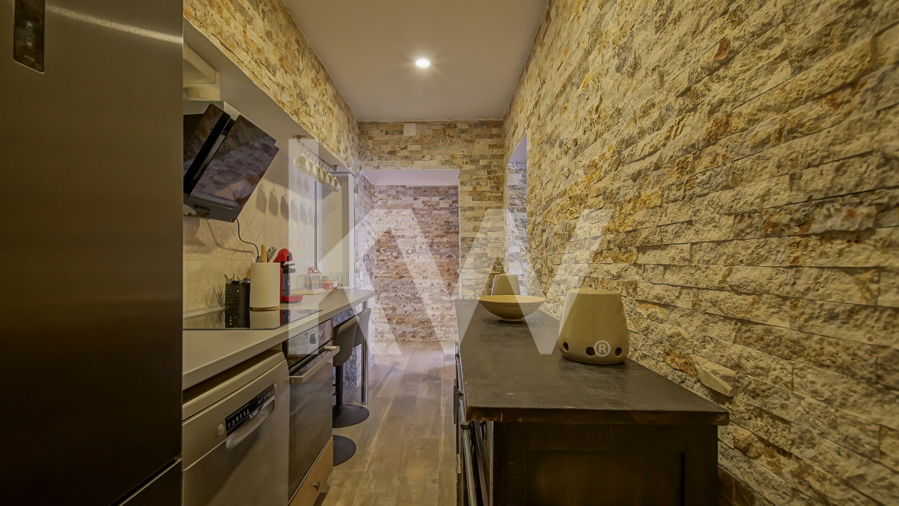 Apartament 3 camere, complet renovat, mobilat și utilat -zona Dealul Cetății