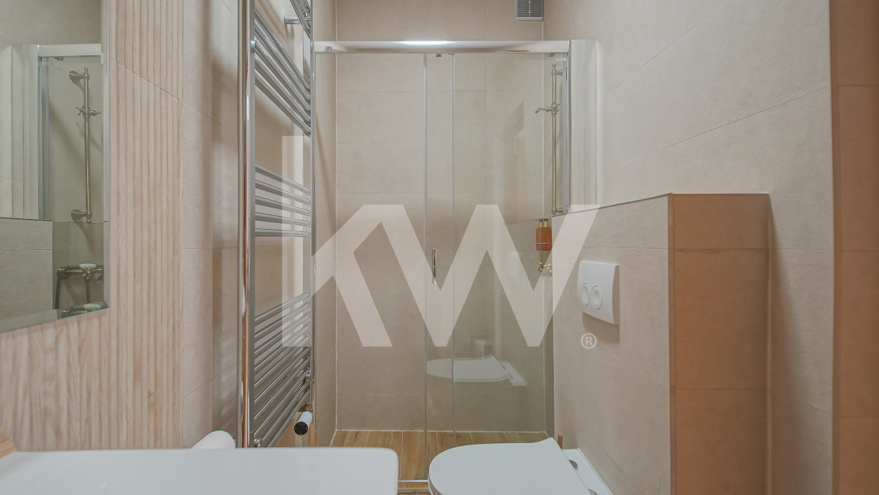 Apartament 3 camere, complet renovat, mobilat și utilat -zona Dealul Cetății