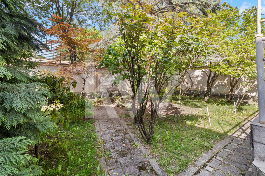 Casa de vanzare in Brasov - singur in curte - 458 mp teren
