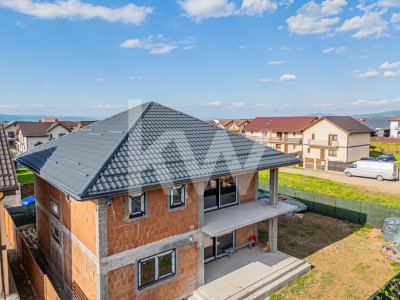 Casă de vânzare la roșu în Cartier  Izvor, – la doar 5 Km de Brasov