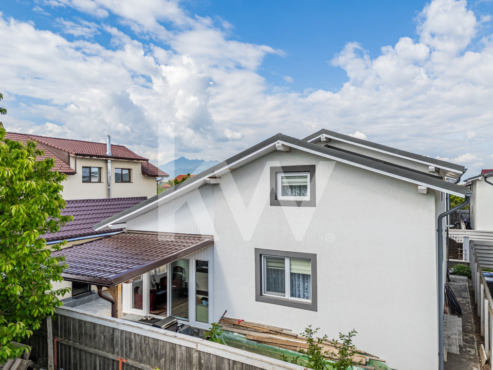 Casa spatioasa, complet utilata in Izvor-Tarlugeni, 10km de Brasov