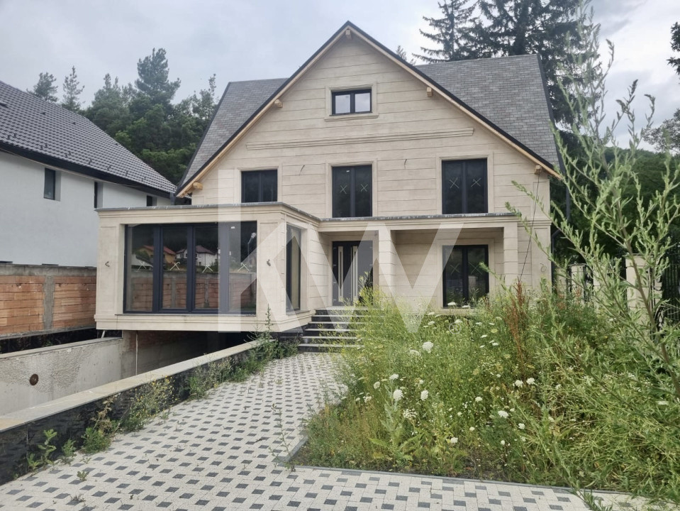 Casă cu 5 camere în zona Bunloc