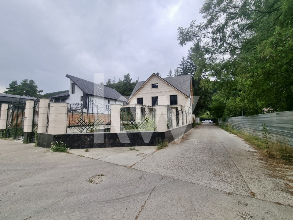 Casă cu 5 camere în zona Bunloc