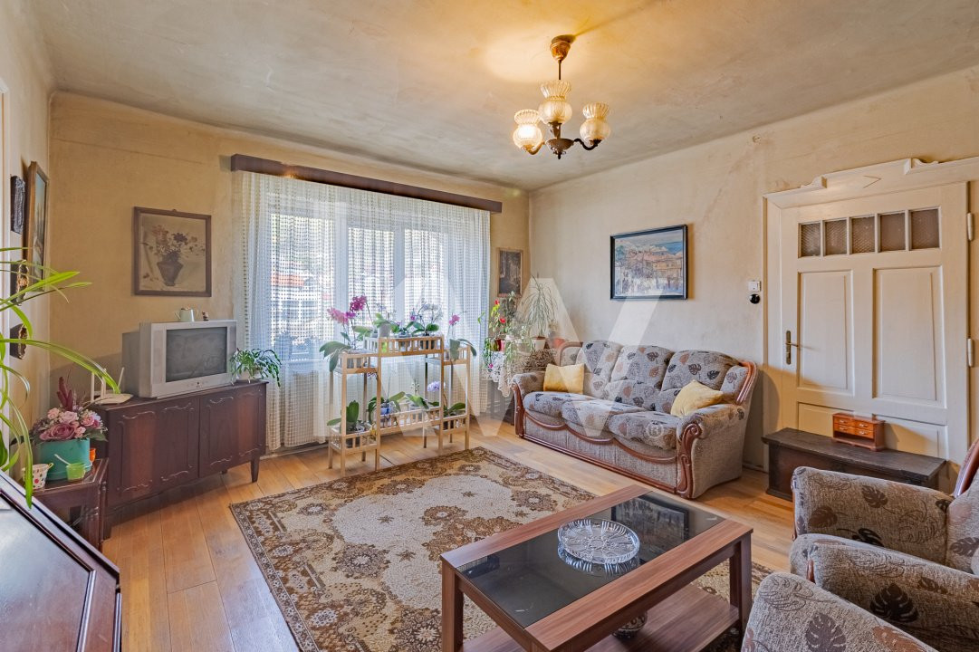Casă de vânzare 5 camere în Brașov – zonă liniștită, teren 900 mp, COMISION 0%