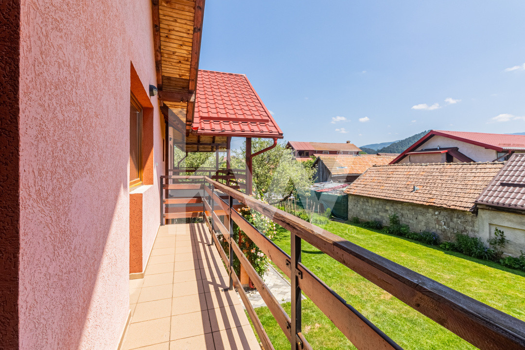 Vilă spațioasă de vânzare Râșnov, turism / reședință, teren 786 mp | Comision 0%