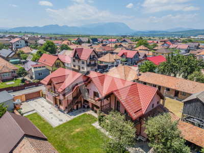 Casă spațioasă de vânzare, Râșnov, reședință/afacere turism, COMISION 0%