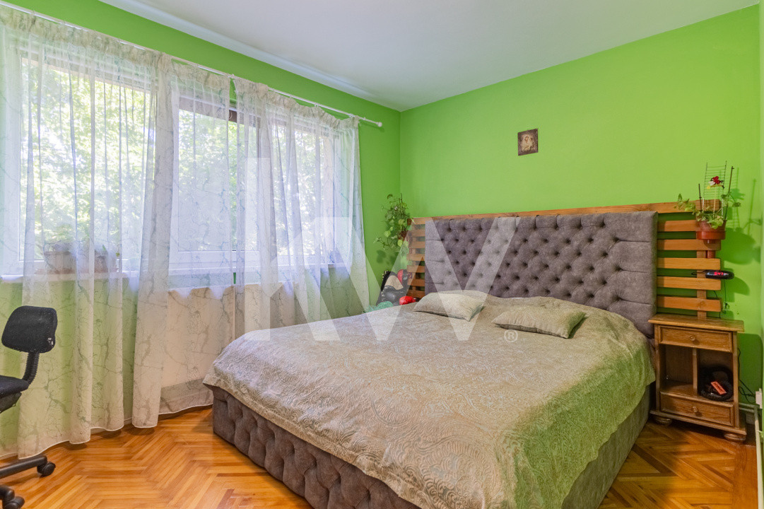 Vânzare apartament cu 3 camere, mobilat și utilat, strada Neptun