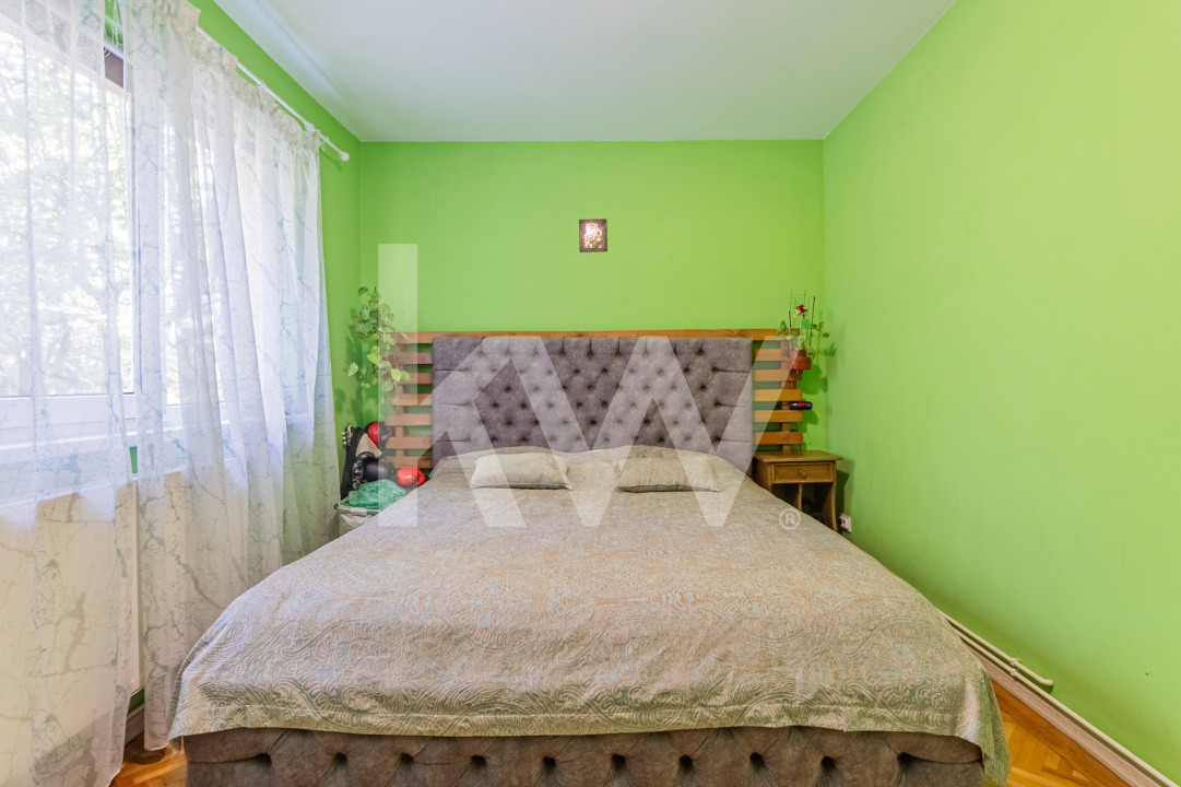 Vânzare apartament cu 3 camere, mobilat și utilat, strada Neptun