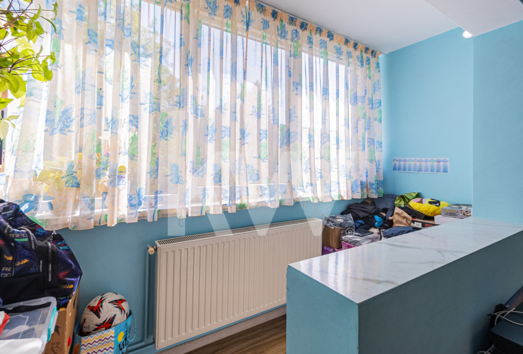 Vânzare apartament cu 3 camere, mobilat și utilat, strada Neptun