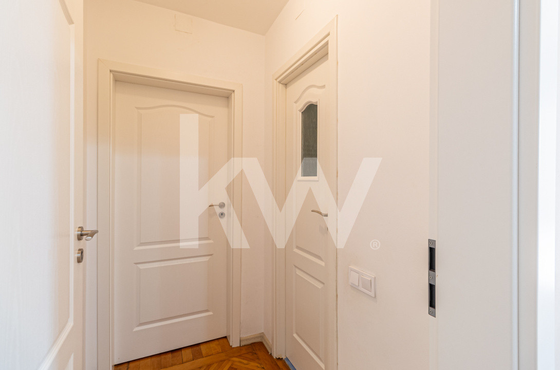 Vânzare apartament cu 3 camere, mobilat și utilat, strada Neptun