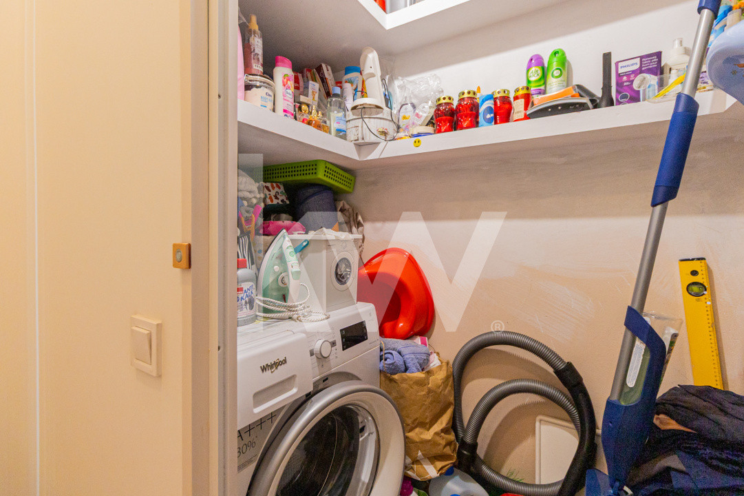Vânzare apartament cu 3 camere, mobilat și utilat, strada Neptun