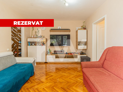 REZERVAT - Vânzare apartament cu 3 camere, mobilat și utilat, strada Neptun