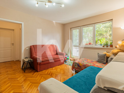 Vânzare apartament cu 3 camere, mobilat și utilat, strada Neptun