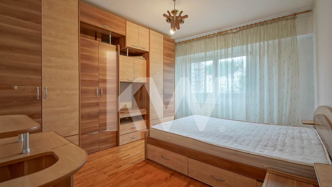 Vânzare apartament cu 3 camere, decomandat, 2 bai - Racadau