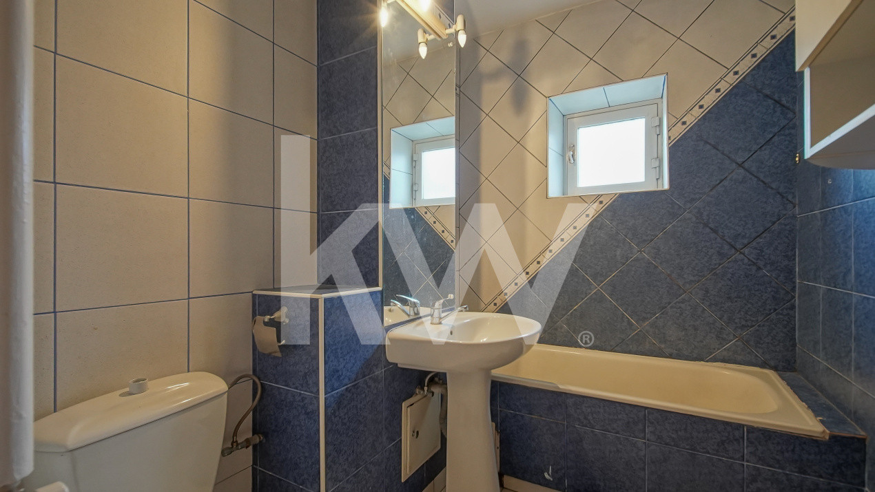 Vânzare apartament cu 3 camere, decomandat, 2 bai - Racadau