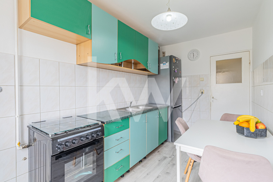 Vânzare apartament cu 3 camere, decomandat - Centrul Civic