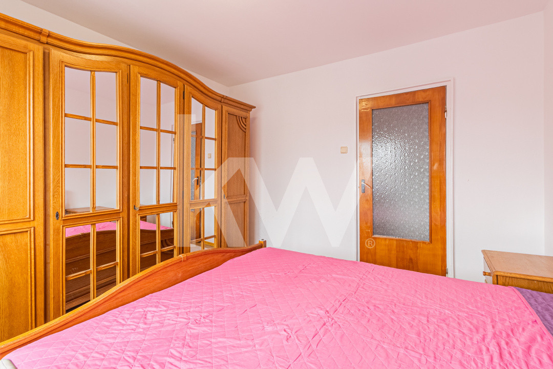 Vânzare apartament cu 3 camere, decomandat - Centrul Civic