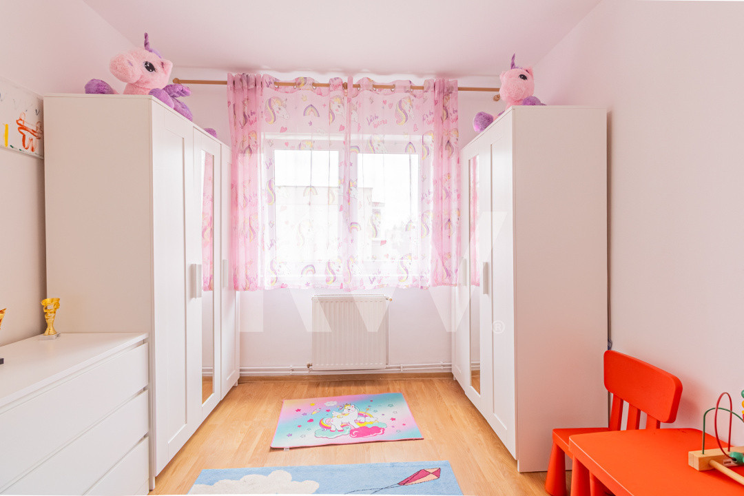 Vânzare apartament cu 3 camere, decomandat - Centrul Civic