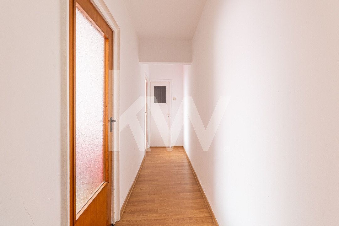 Vânzare apartament cu 3 camere, decomandat - Centrul Civic