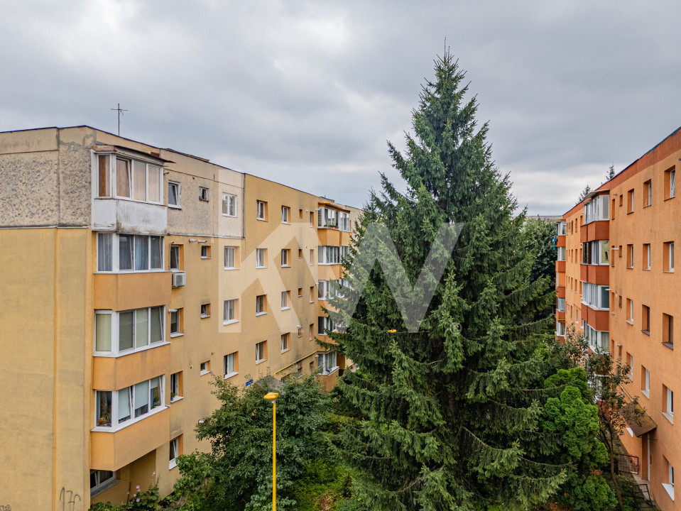 Vânzare apartament cu 3 camere, decomandat - Centrul Civic