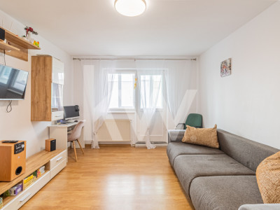 Vânzare apartament cu 3 camere, decomandat - Centrul Civic