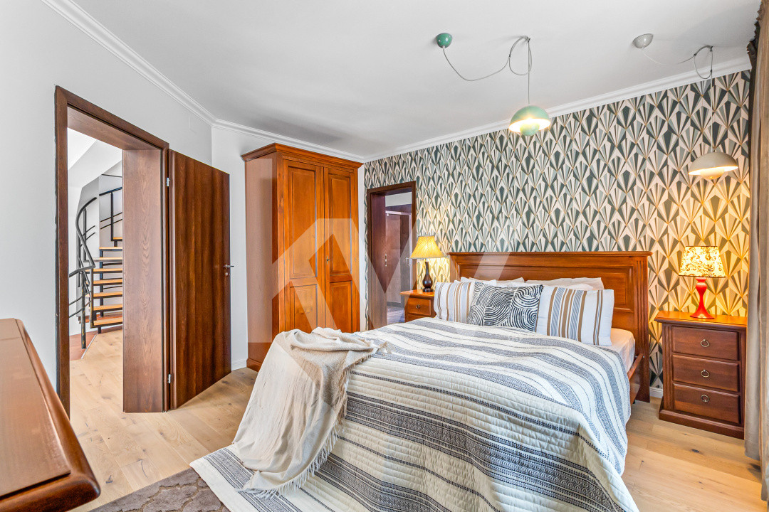 Vilă de lux de vânzare lângă Castelul Bran, piscină, cramă, cinema, COMISION 0%