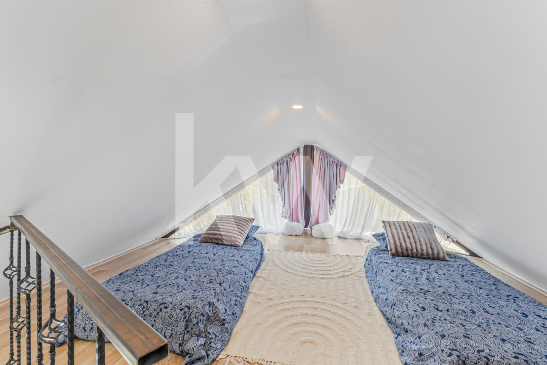 Vilă de lux de vânzare lângă Castelul Bran, piscină, cramă, cinema, COMISION 0%