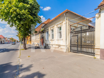 Pachet 2 Garsoniere, zonă centrală, reședință / investiție, Brasov, COMISION 0%