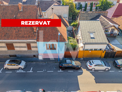 REZERVAT - Vânzare casă cu 3 camere, singur în curte – Piața de Miercuri