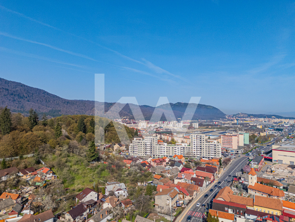 Casă de vânzare în Brașov, teren 900 mp, renovare sau investiție | COMISION 0%