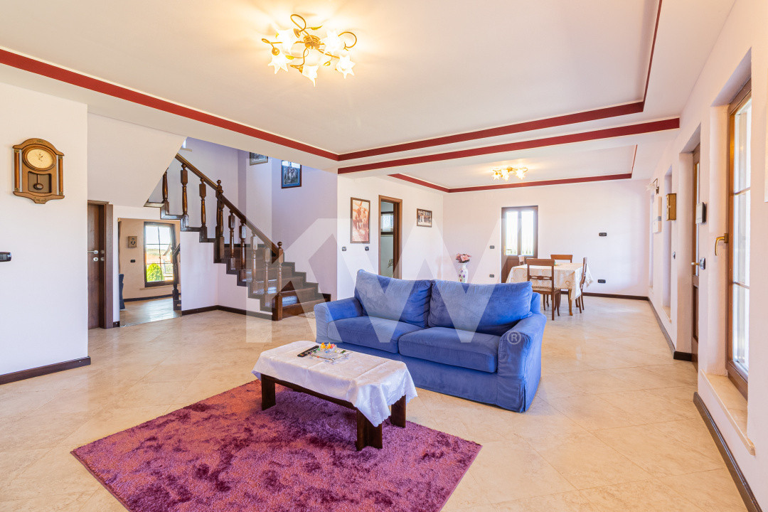 Casa deosebita in Fagaras – ultrafinisata, spatioasa si eleganta