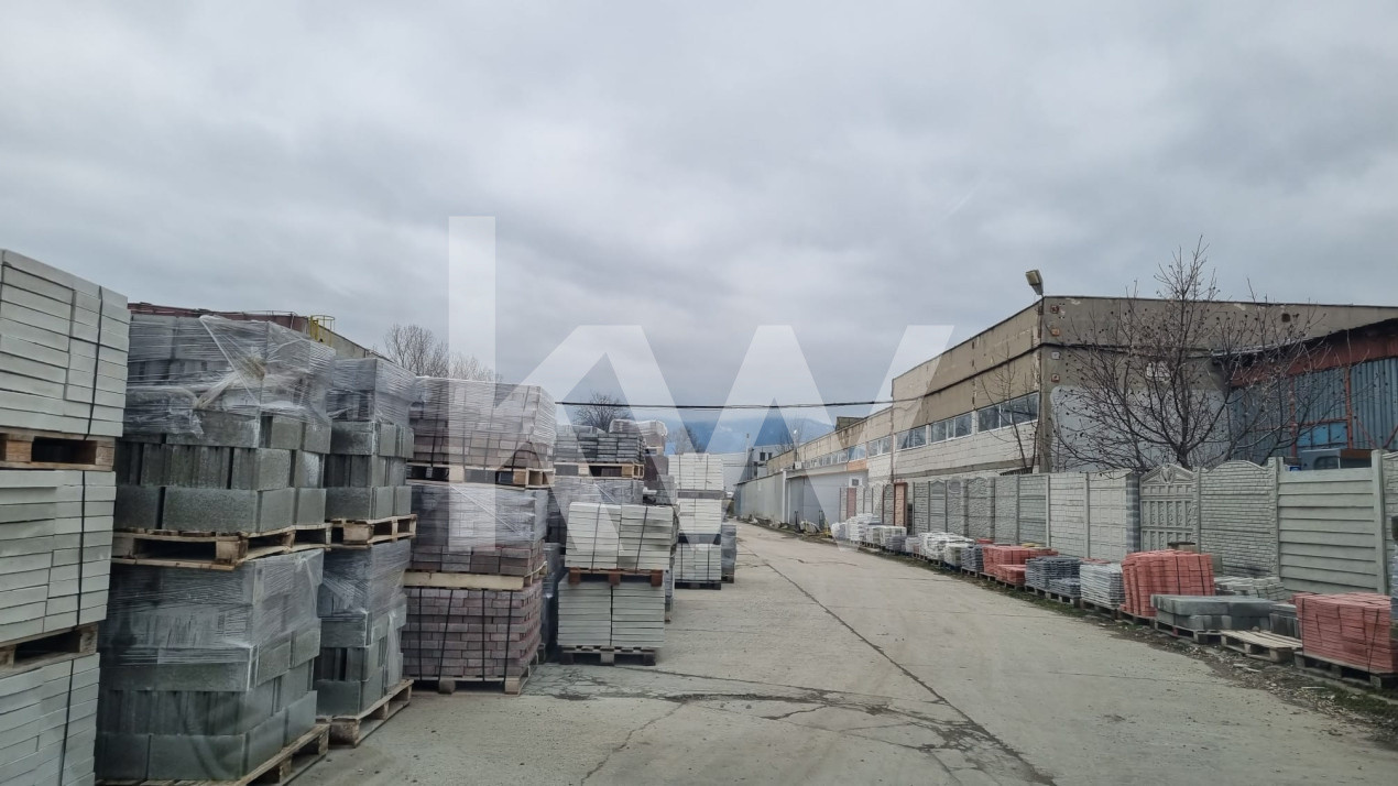 Hala industriala Uzina 2 cu teren betonat de 4500 mp