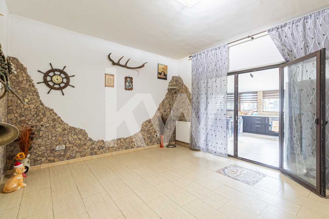Apartament spațios, curte proprie, parcare inclusă, disponibil imediat